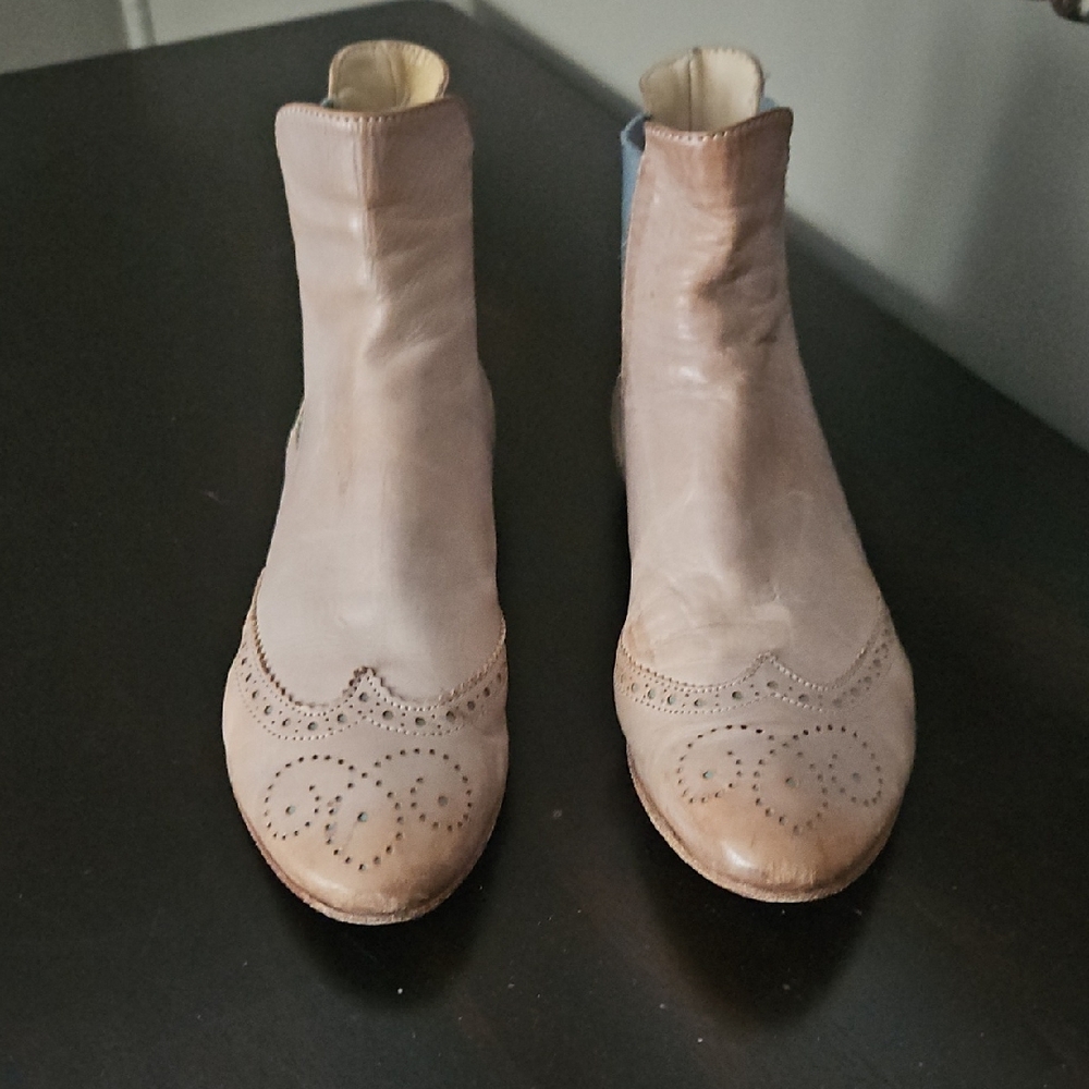 Agl Tan Ankle Boots with Brogue Detailing
